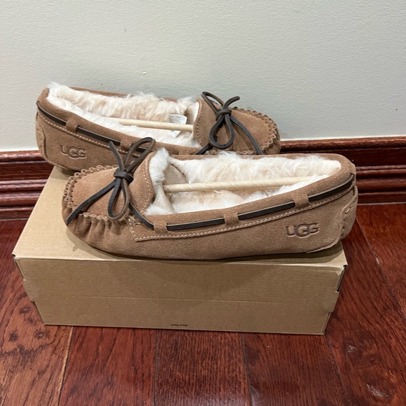 BNIB Women Bella II UGGplush Lined Moc
Slipper Chestnut 35 - Picture 6 of 8